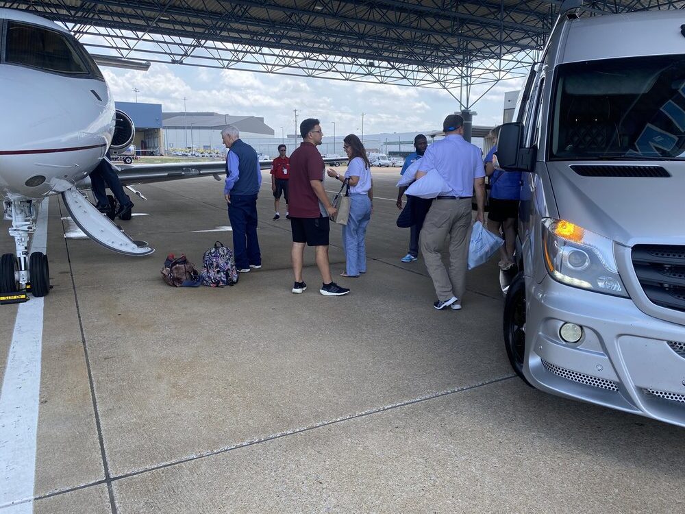 Black car airport transfer Memphis