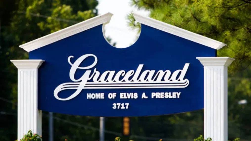 How to get to Graceland from downtown Memphis